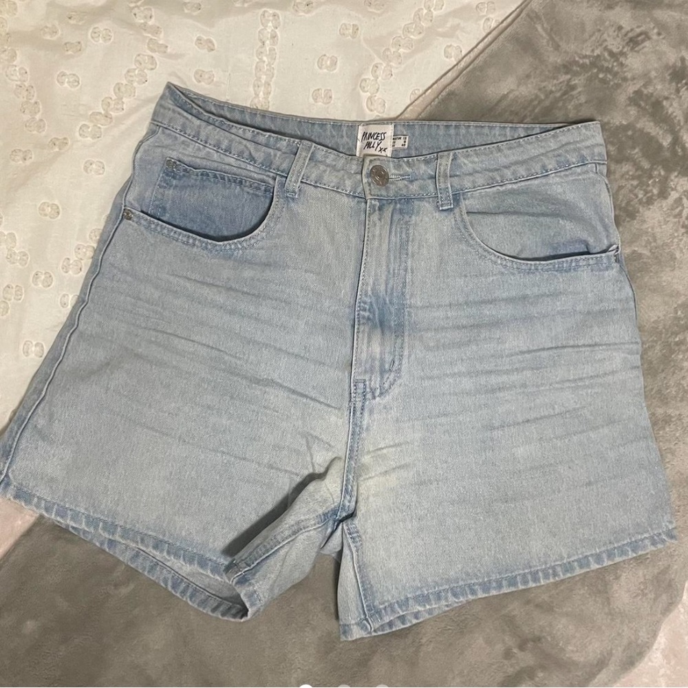 Princess Polly mom shorts